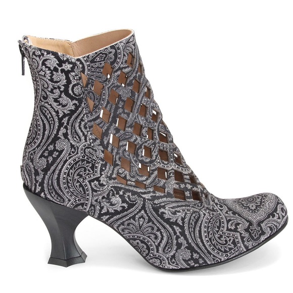 John Fluevog Murillo Grey Paisley Diamond-Perforated Heeled Boots EUC Size 9